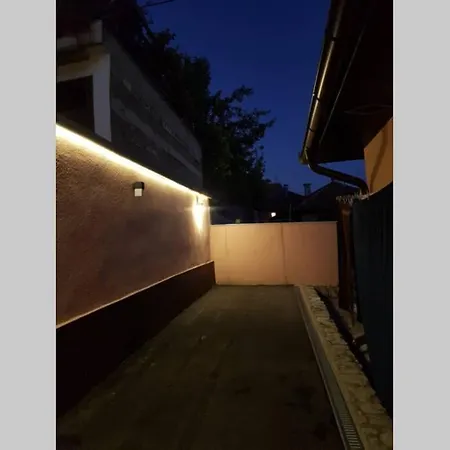 Sa Garazom I Internetom *