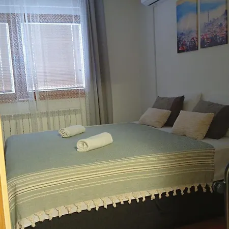 Sa Garazom I Internetom דירה *