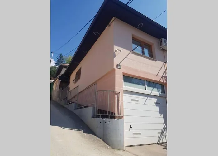 Sa Garazom I Internetom